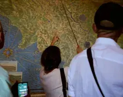 Vatican Museums Early Access Tour with Tiber River Cruise in Rome