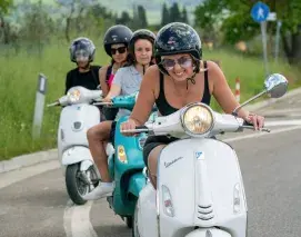 Have fun on a Tuscany Vespa Tour! | Florencetown